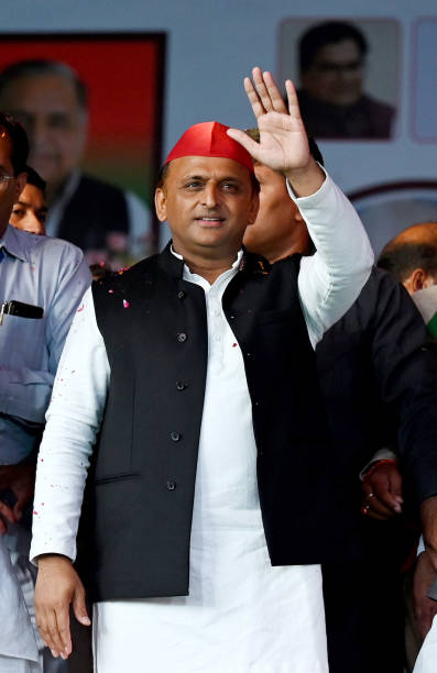 Akhilesh Yadav Net Worth: आखिर कितना पैसा है ? अखिलेश यादव के पास।